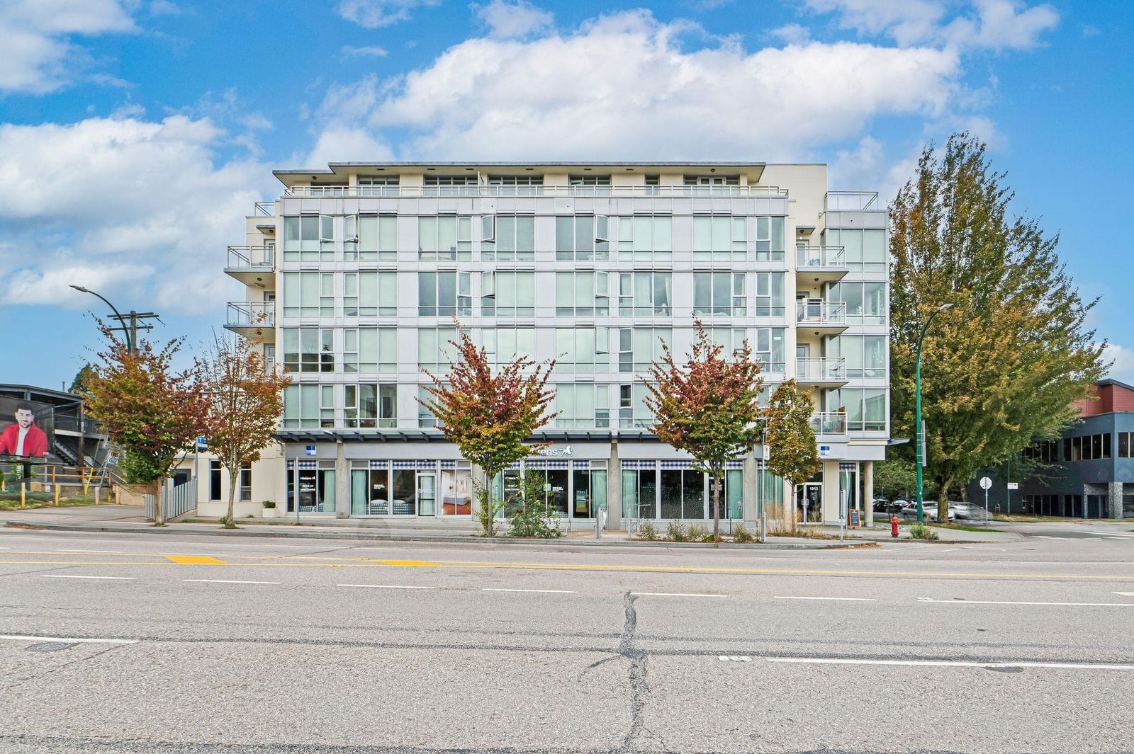 Listing Image 20