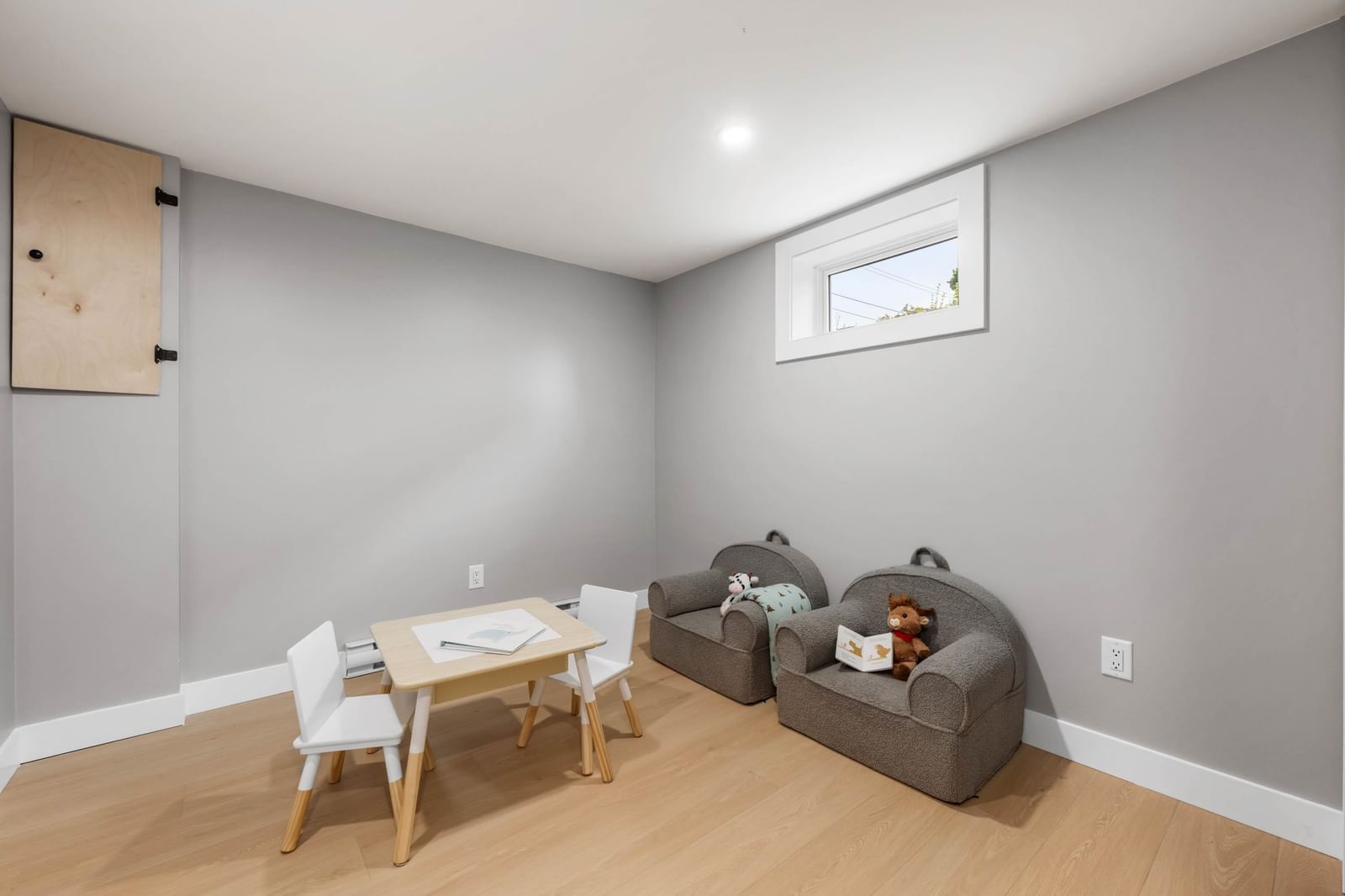 Listing Image 19