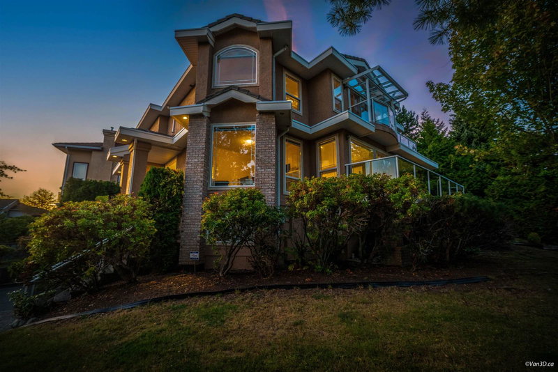 2599 Diamond Crescent, Coquitlam, V3E 2Z3 | Image 2