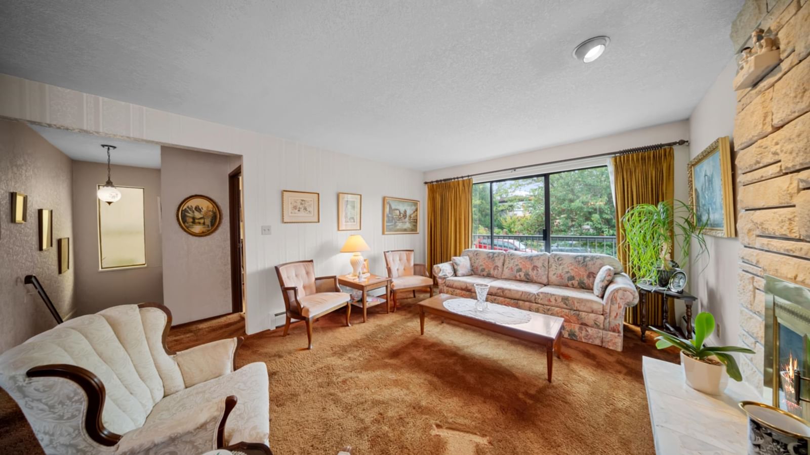 Listing Image 5