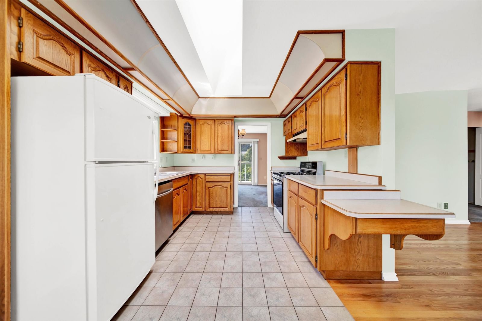 Listing Image 7