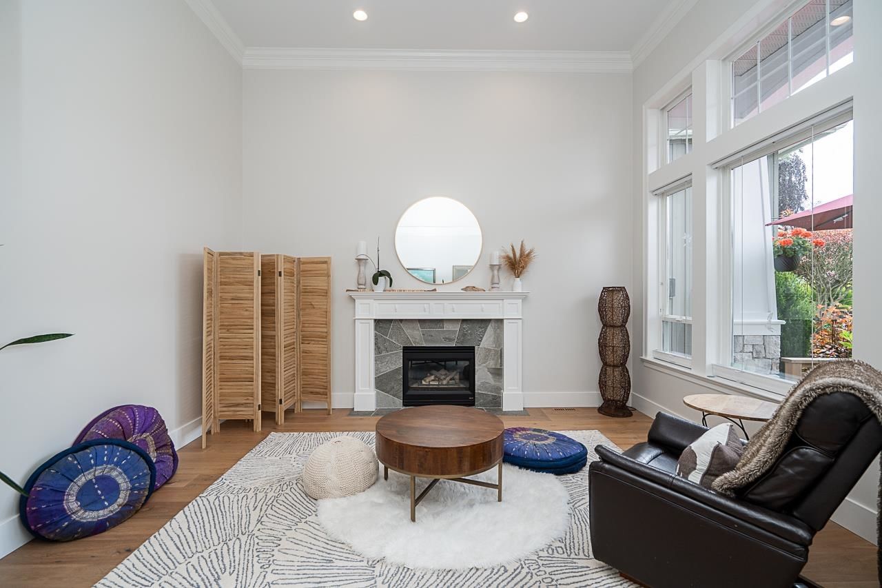 Listing Image 8