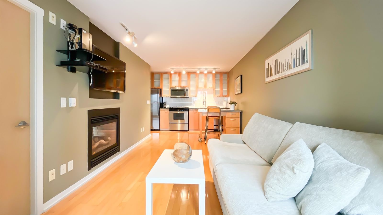 Listing Image 9