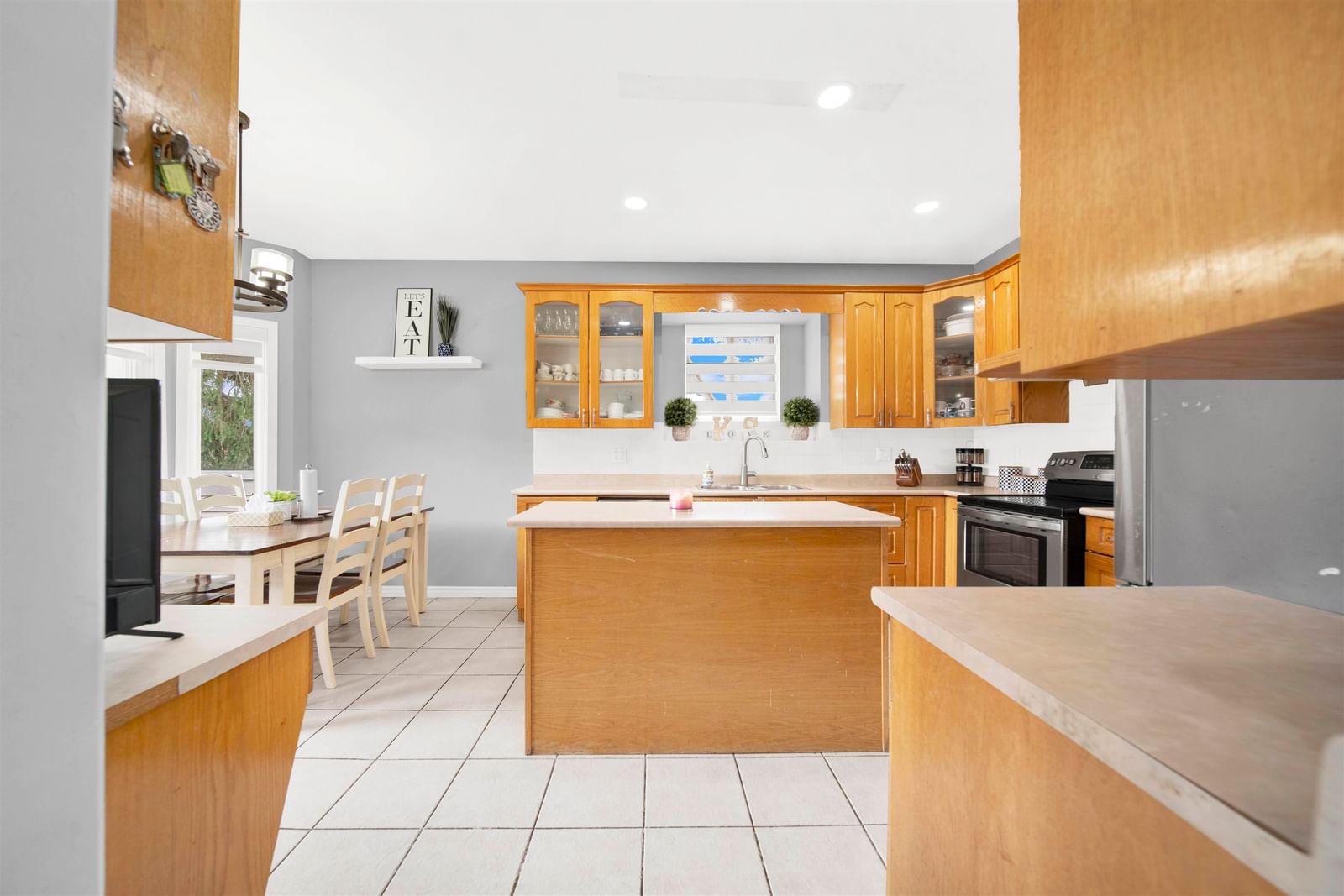 Listing Image 12