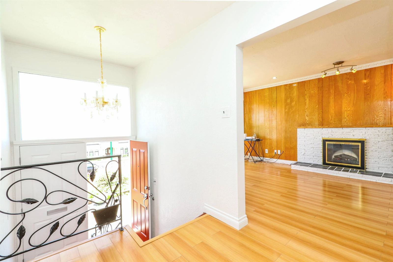Listing Image 13