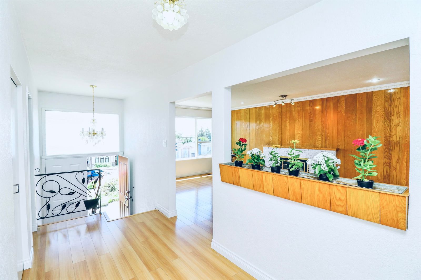 Listing Image 9