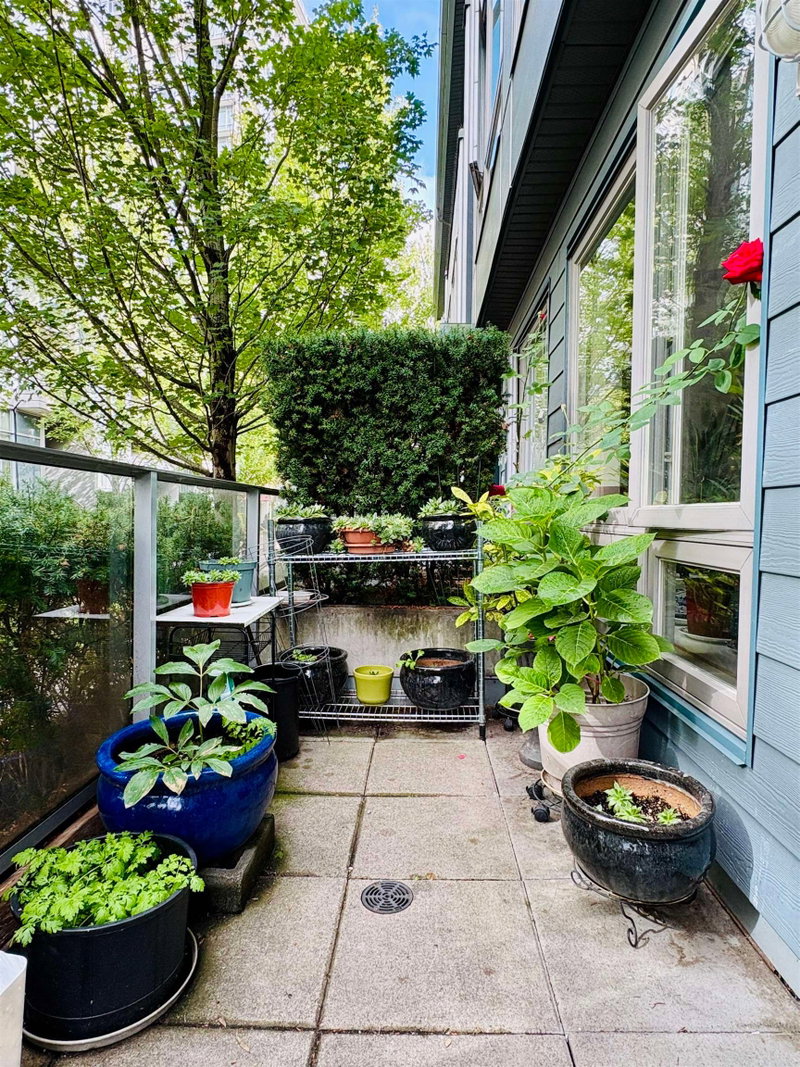 4886 Eldorado Mews