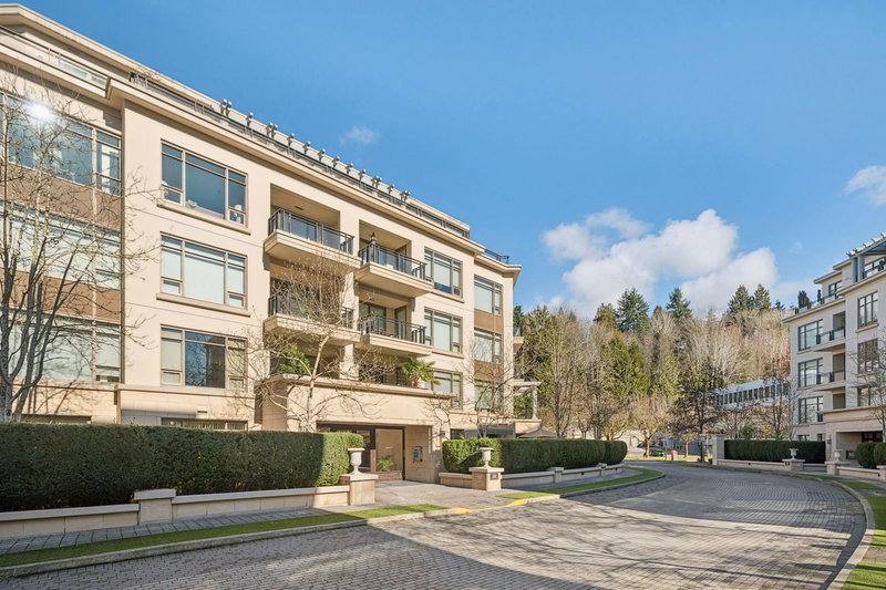 300 - 533 Waters Edge Crescent