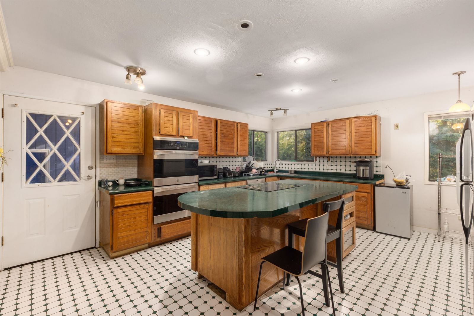 Listing Image 4