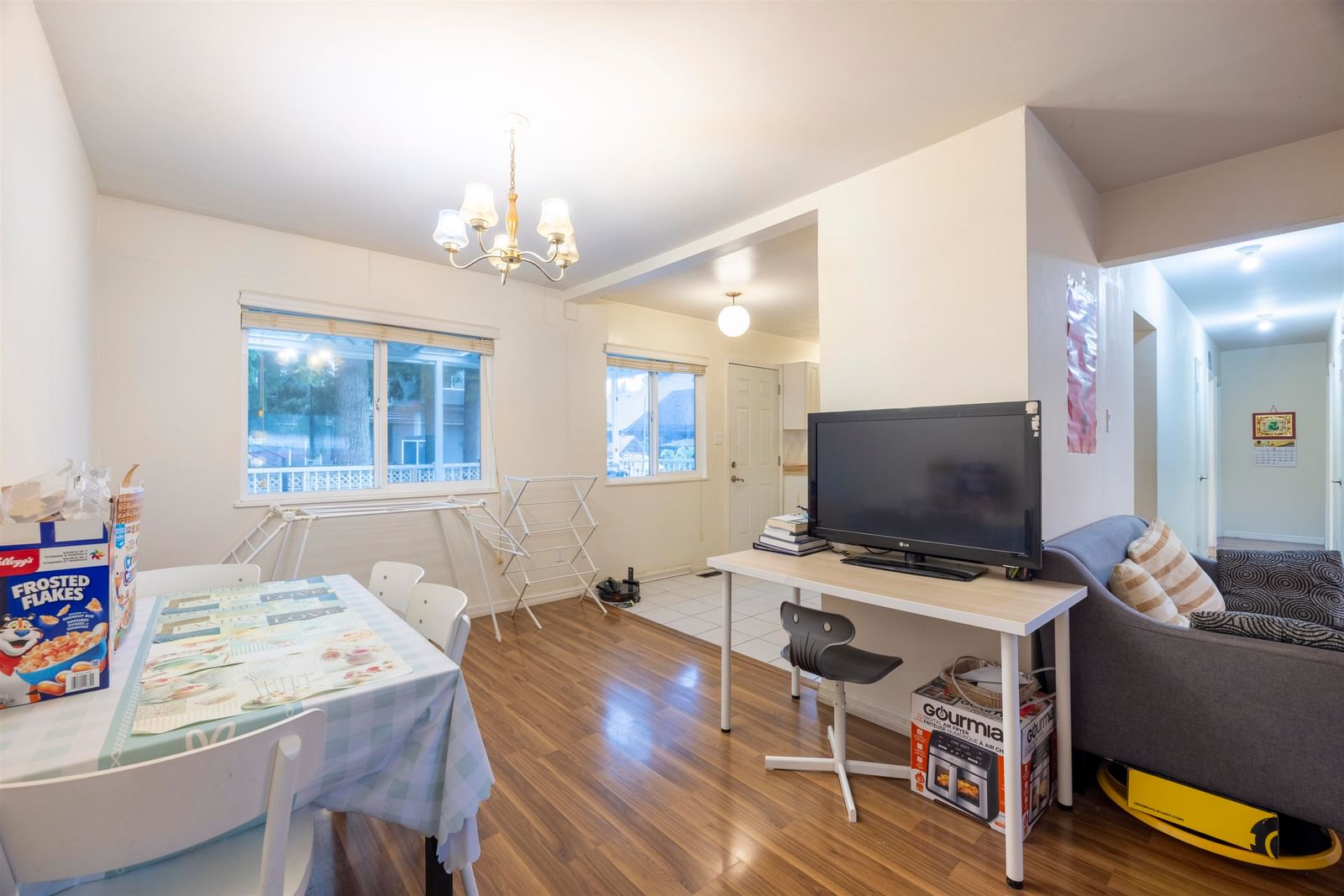 Listing Image 8