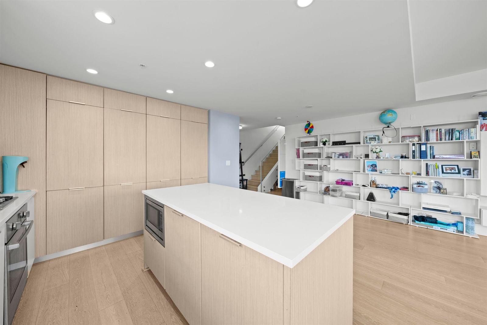 Listing Image 9