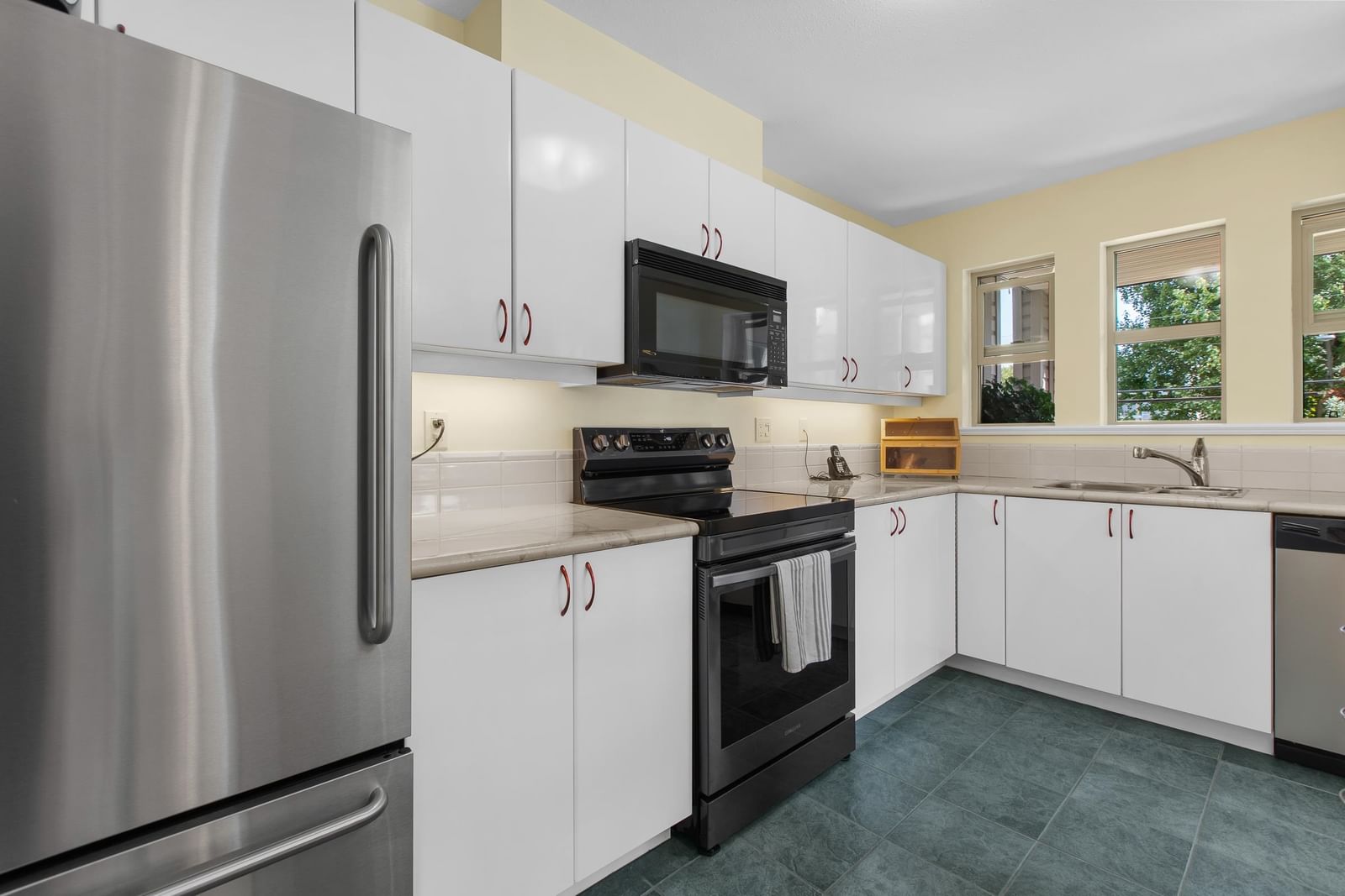 Listing Image 15