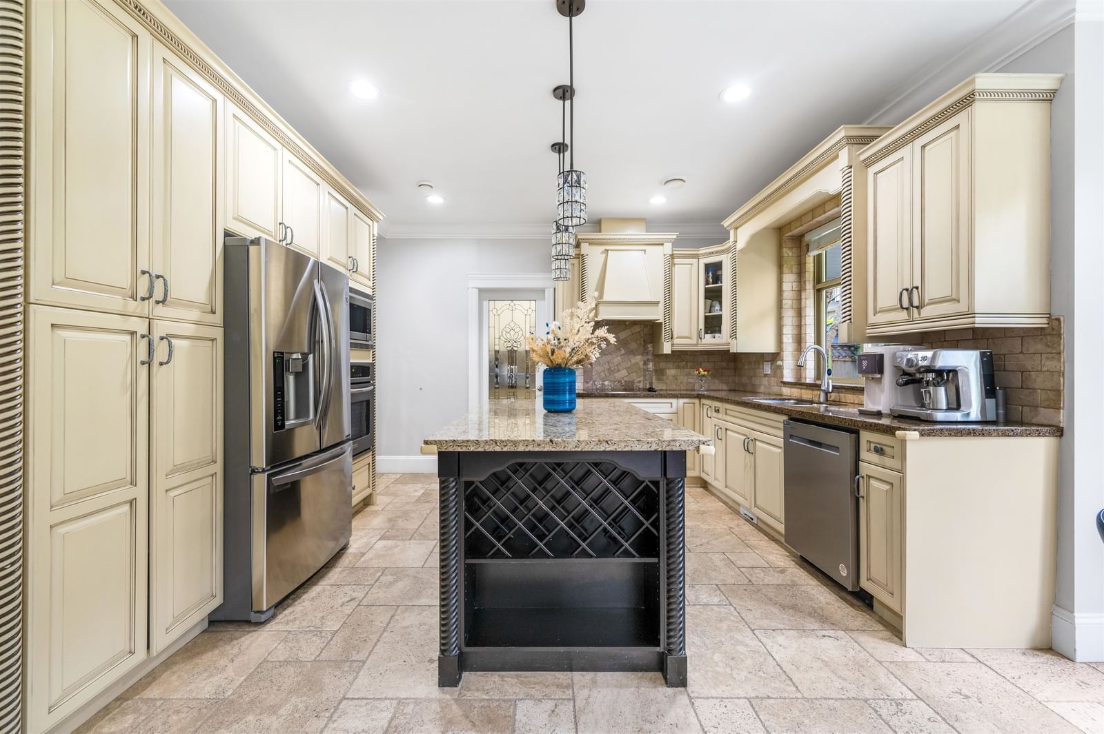 Listing Image 10