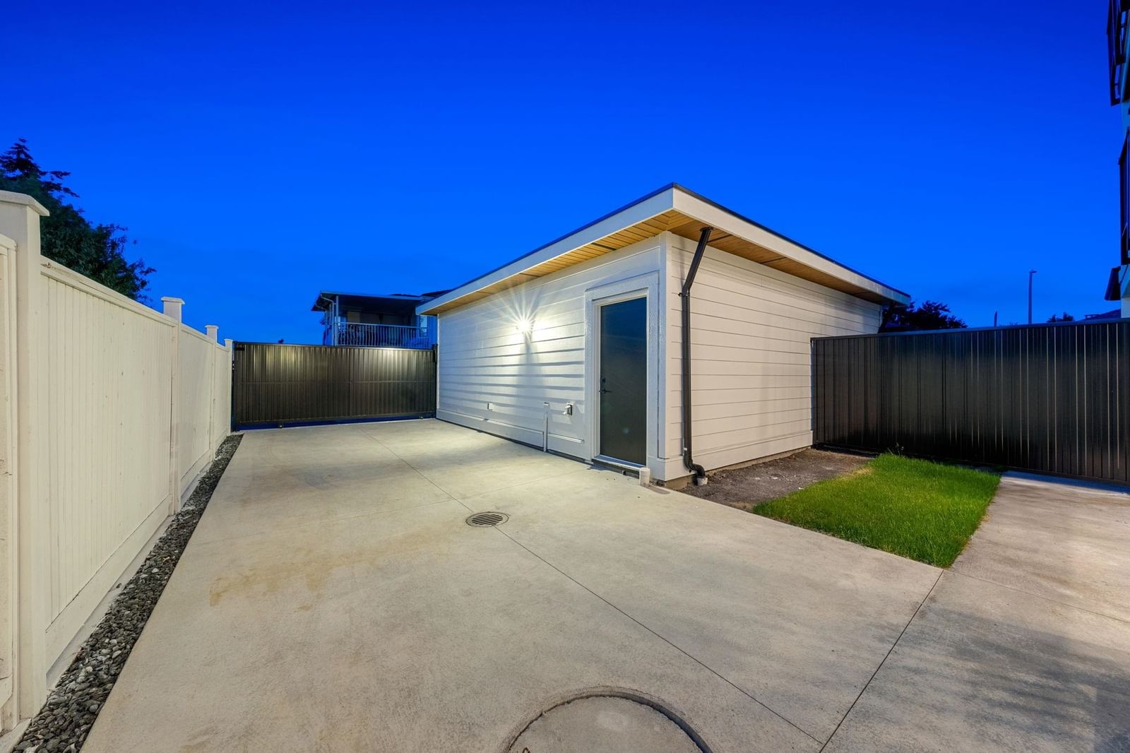 Listing Image 23
