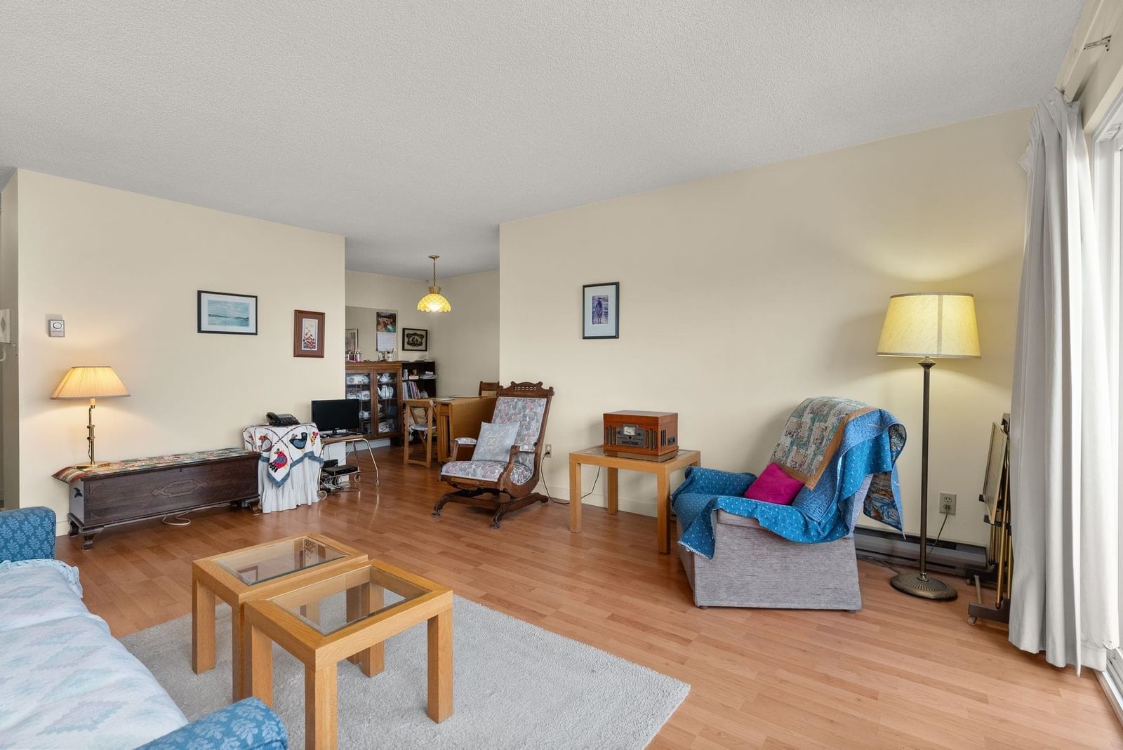 Listing Image 8
