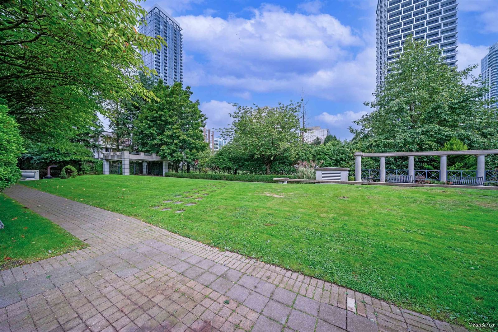 Listing Image 5