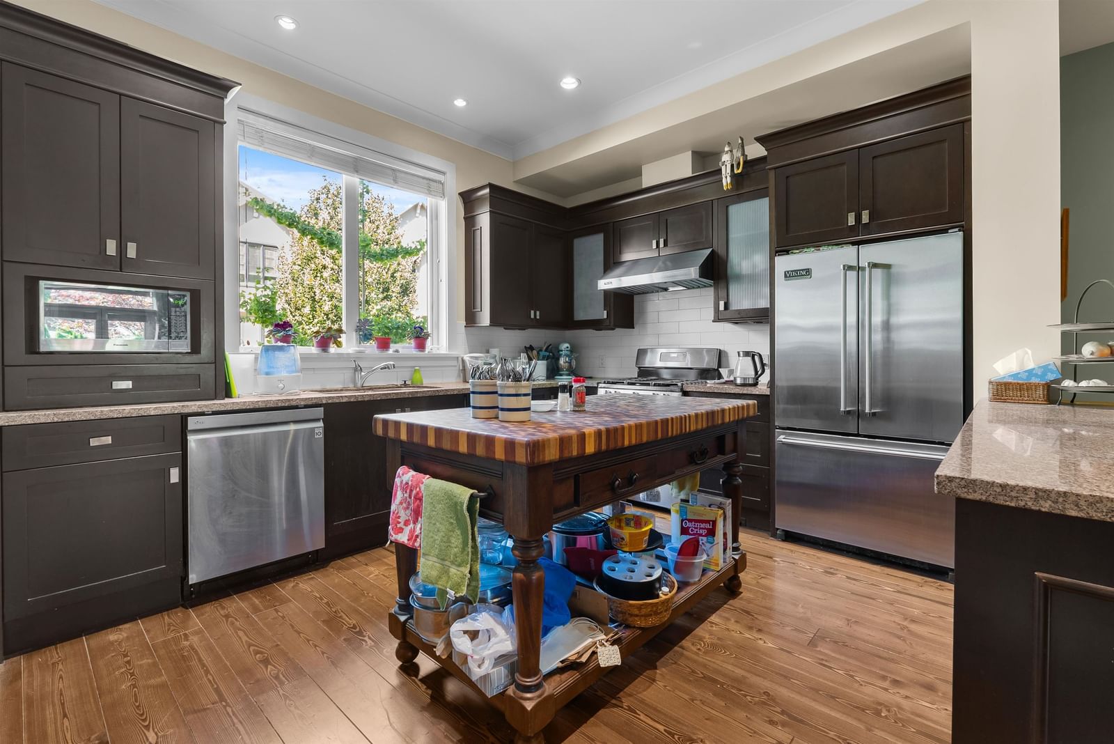 Listing Image 10