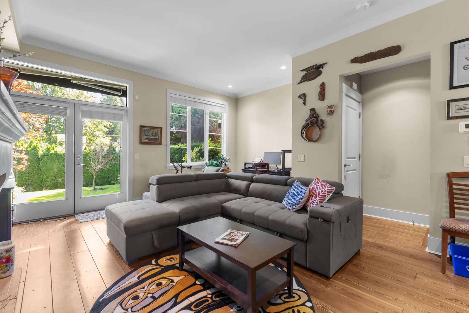 Listing Image 4