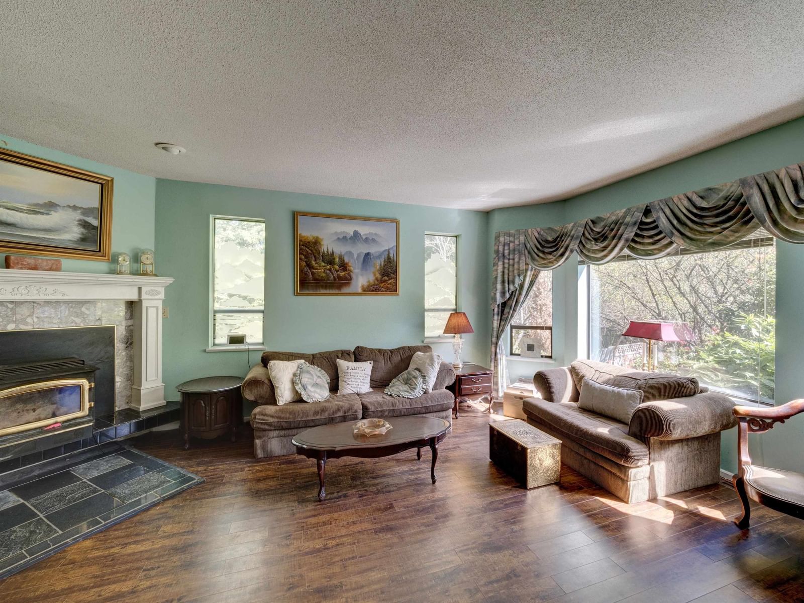 Listing Image 9