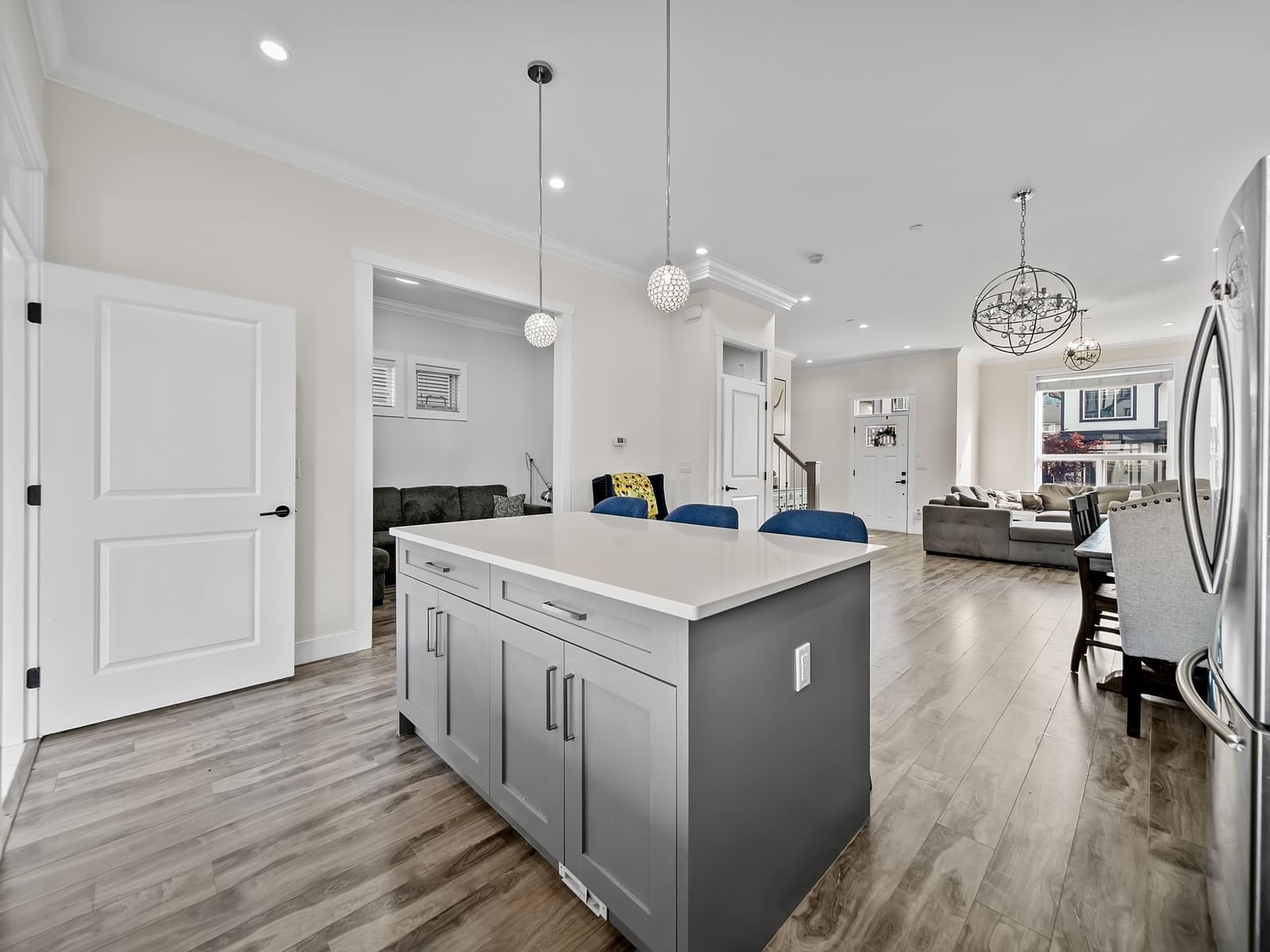 Listing Image 11