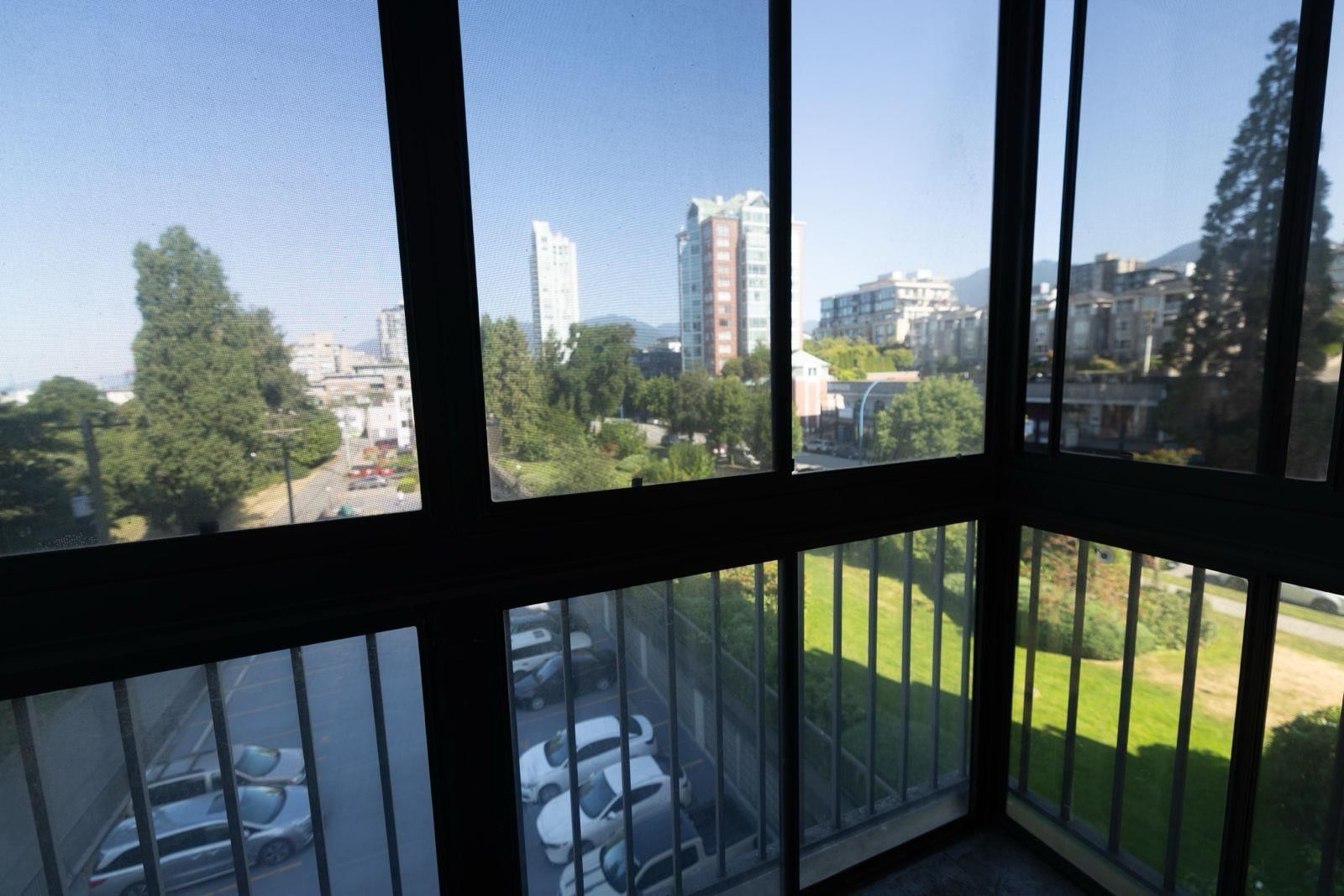 Listing Image 9