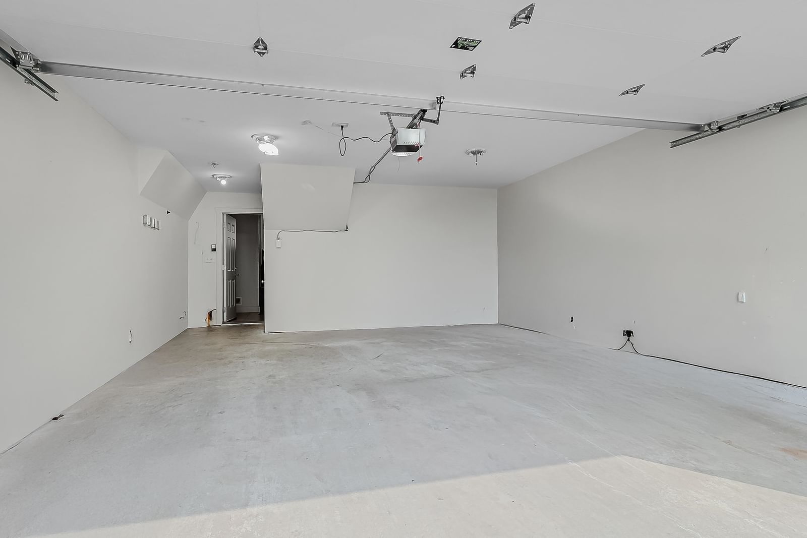 Listing Image 36