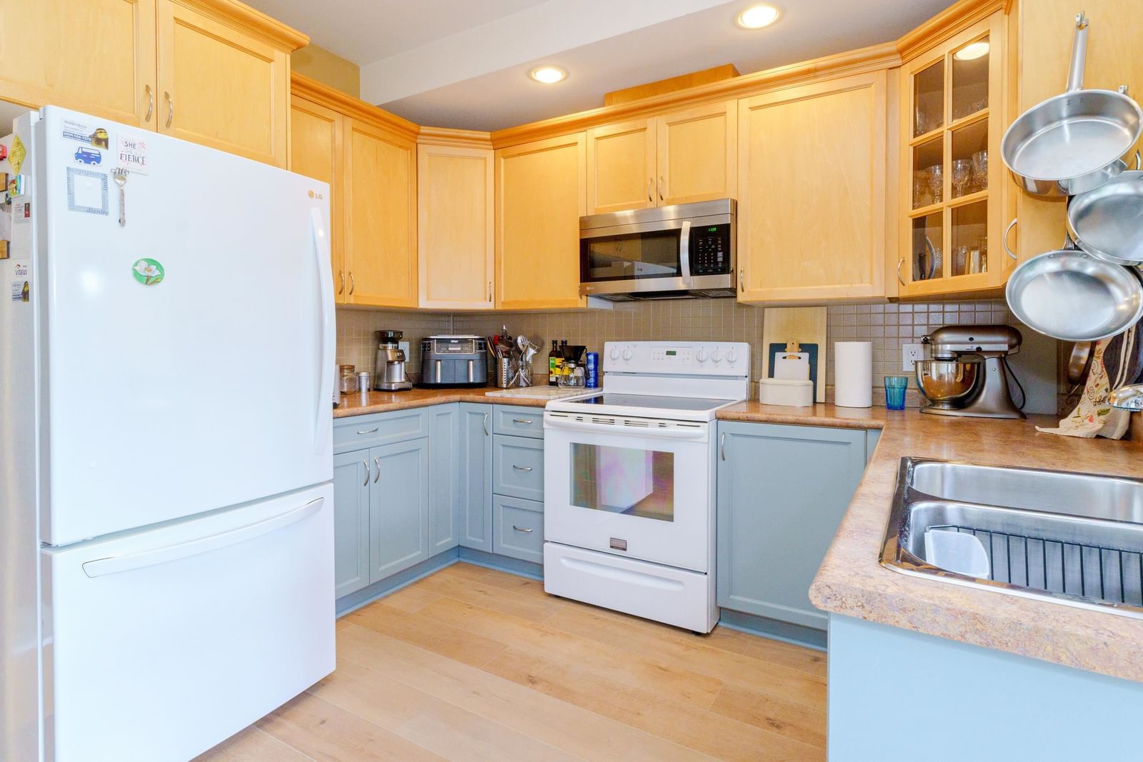 Listing Image 15