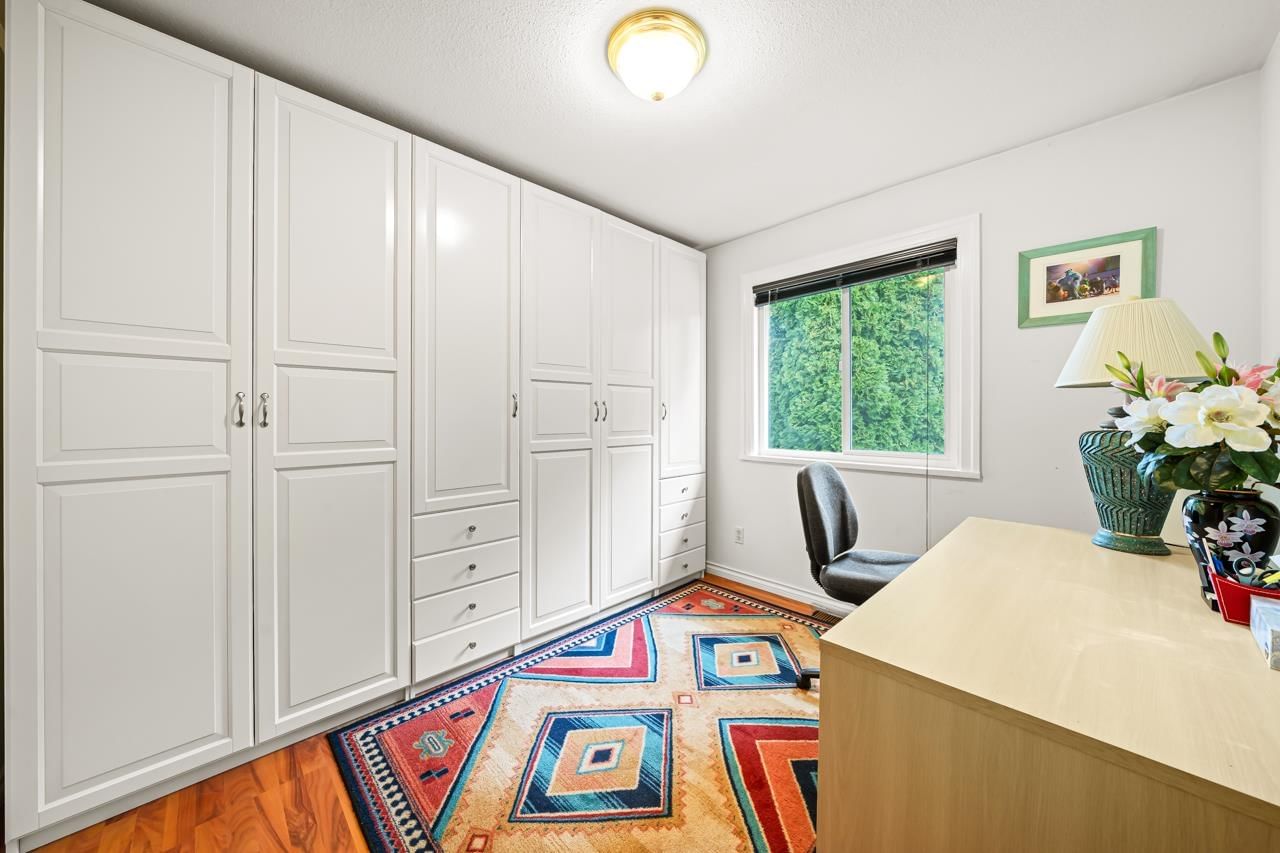 Listing Image 14
