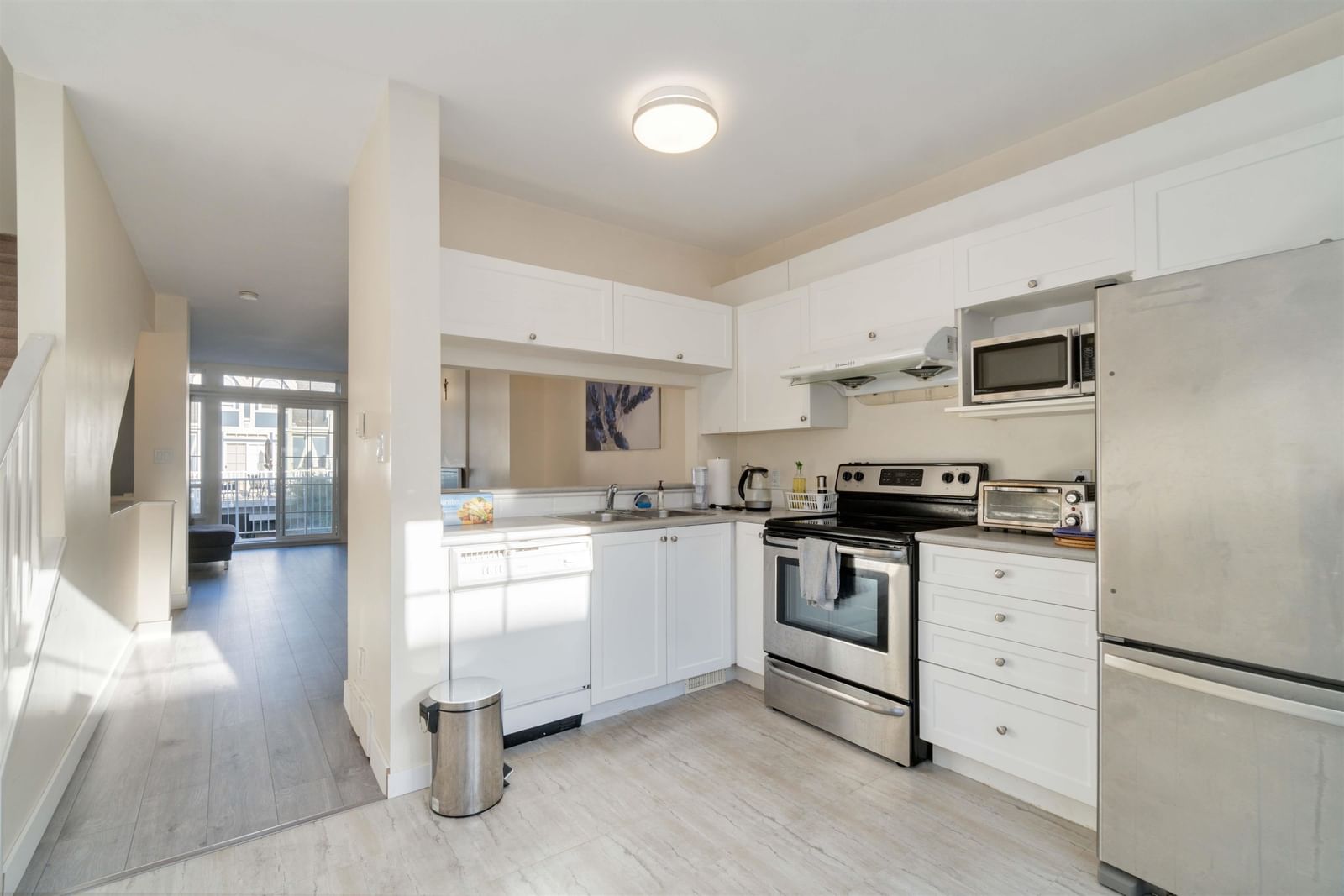 Listing Image 12