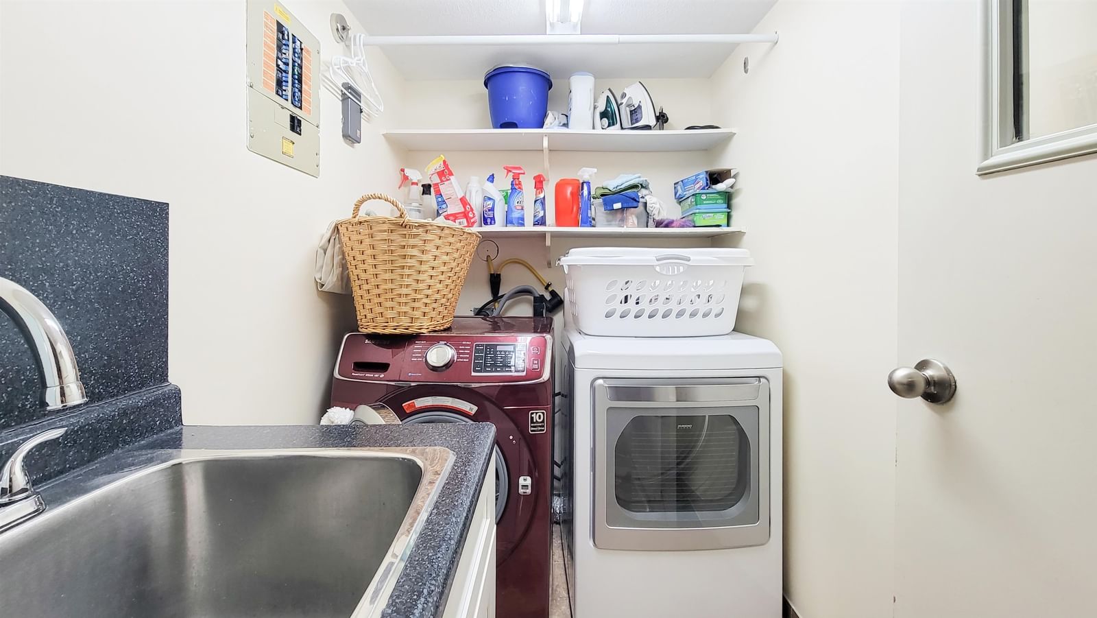 Listing Image 18