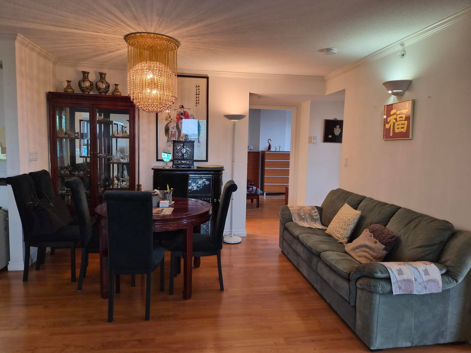 Listing Image 8