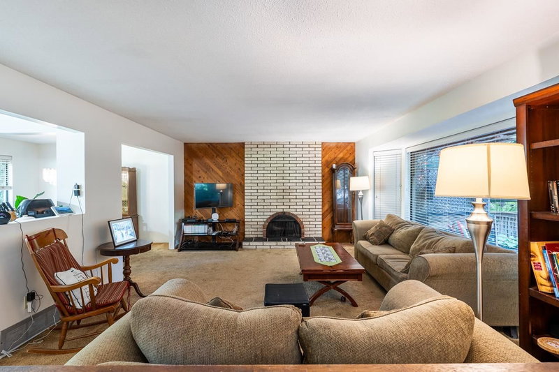 13575 Crestview Drive, Surrey, V3R 6V6 | Image 3