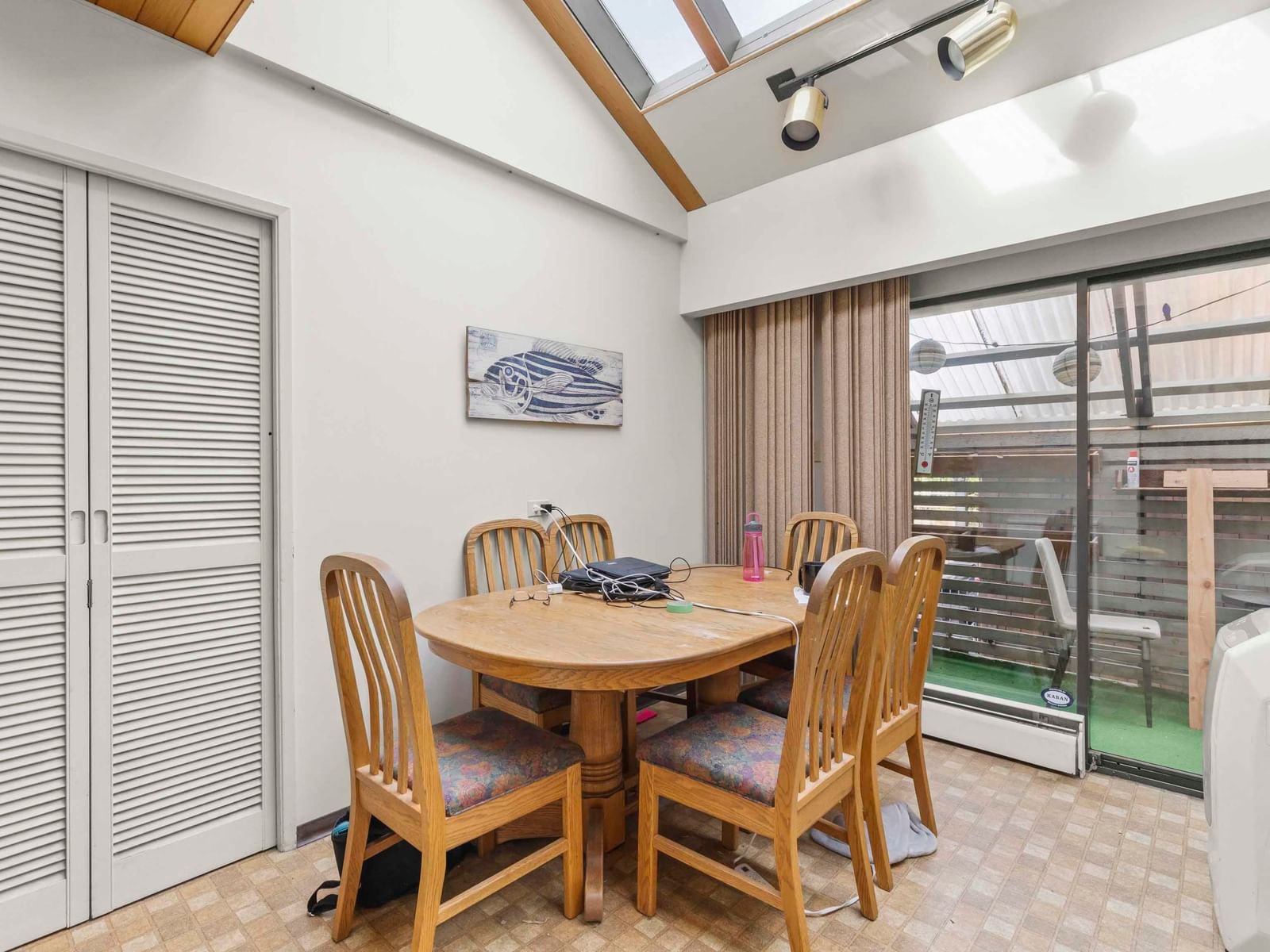 Listing Image 8