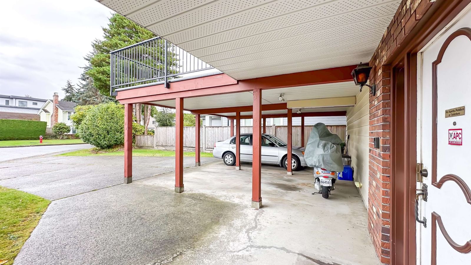 Listing Image 4