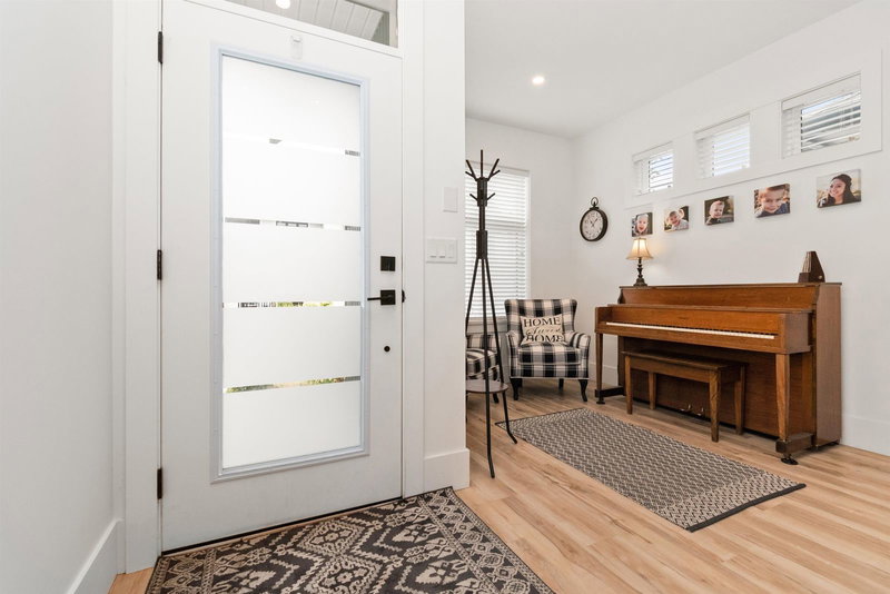 36 - 46211 Promontory Road, Chilliwack, V2R 6E4 | Image 2