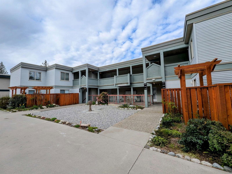 322 - 5780 Trail Avenue, Sechelt, V7Z 0K5 | Image 3