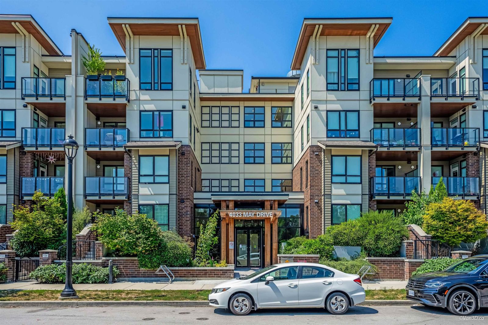 Listing Image 11