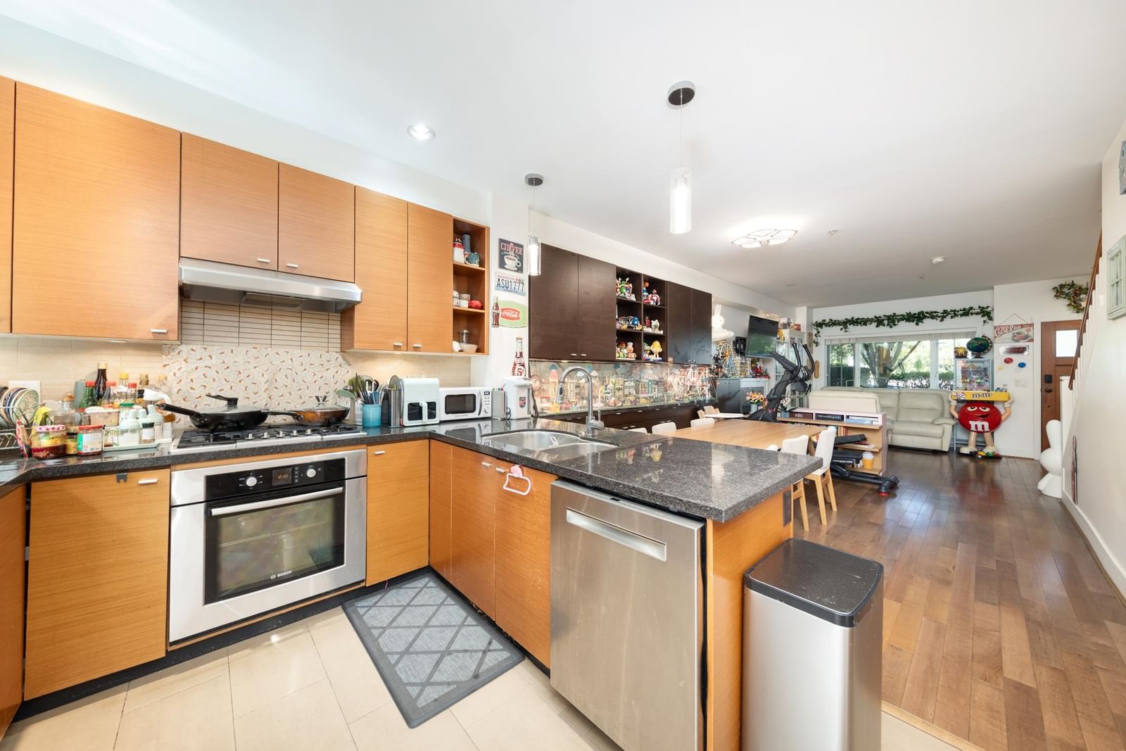 Listing Image 19