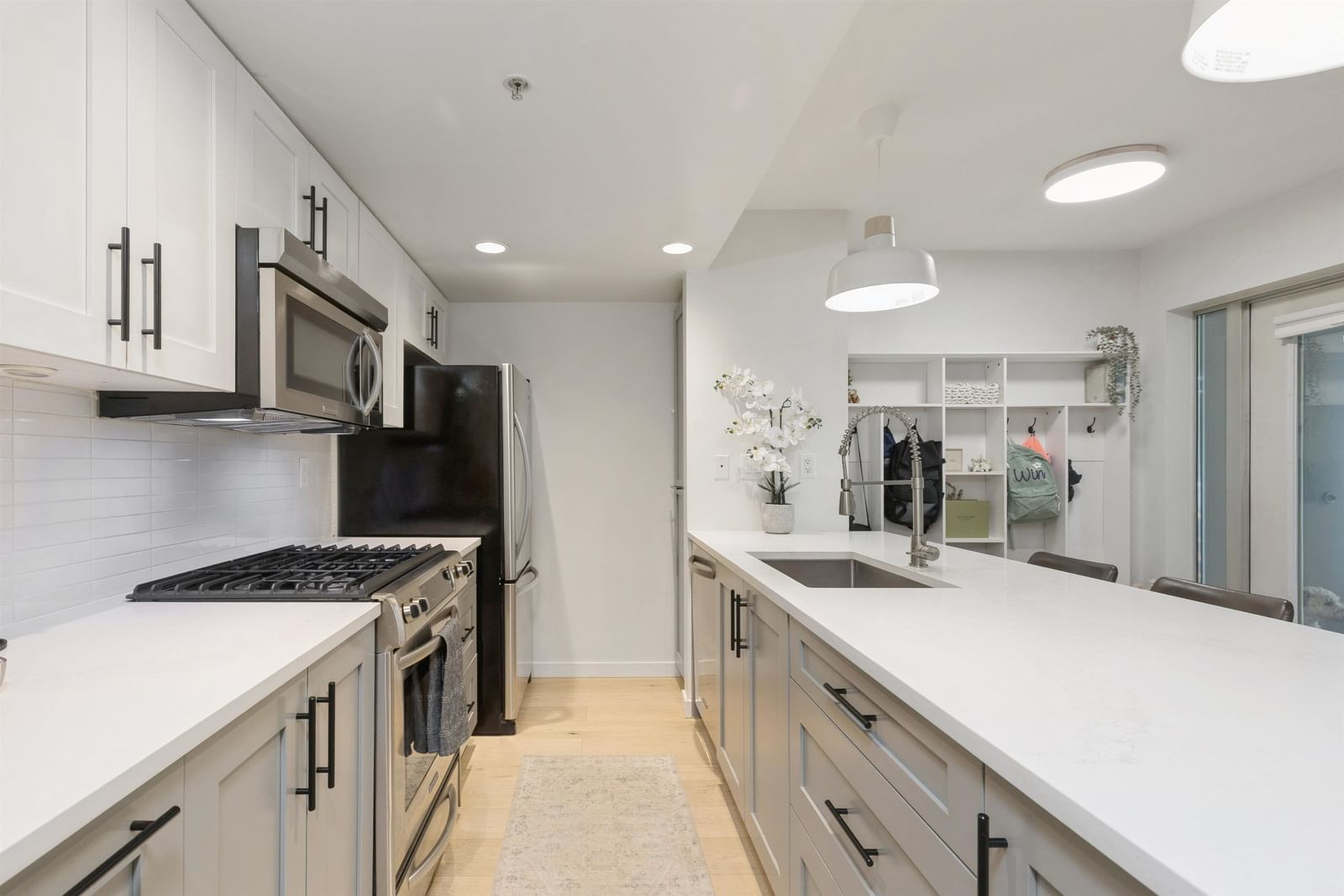 Listing Image 8