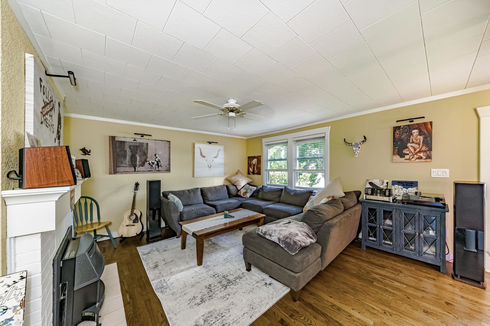 Listing Image 8