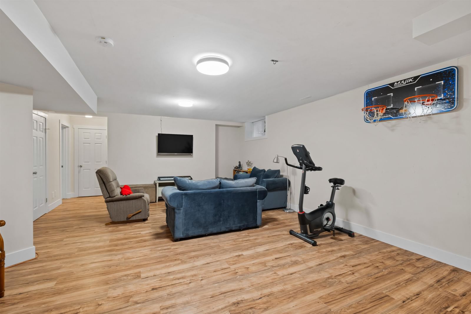 Listing Image 16