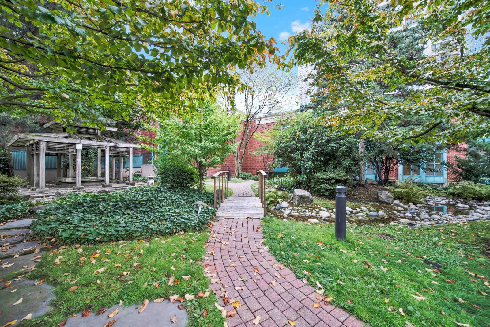 Listing Image 33
