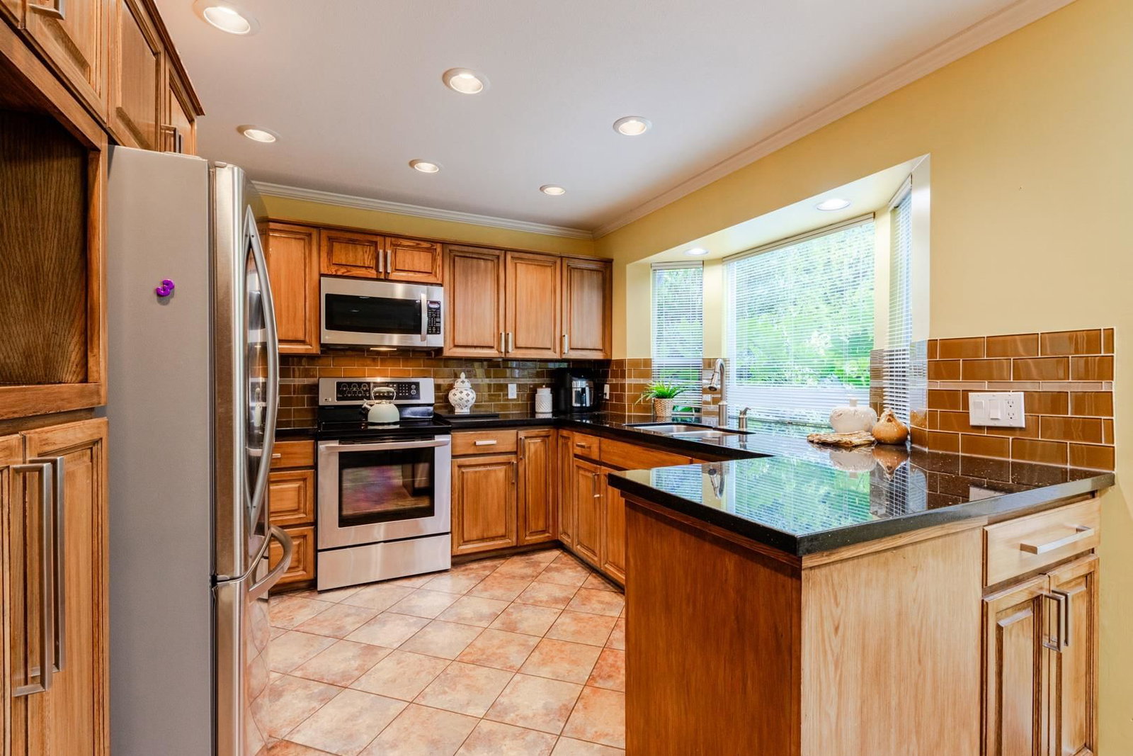 Listing Image 12