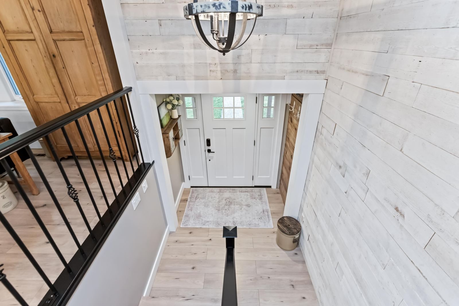 Listing Image 4