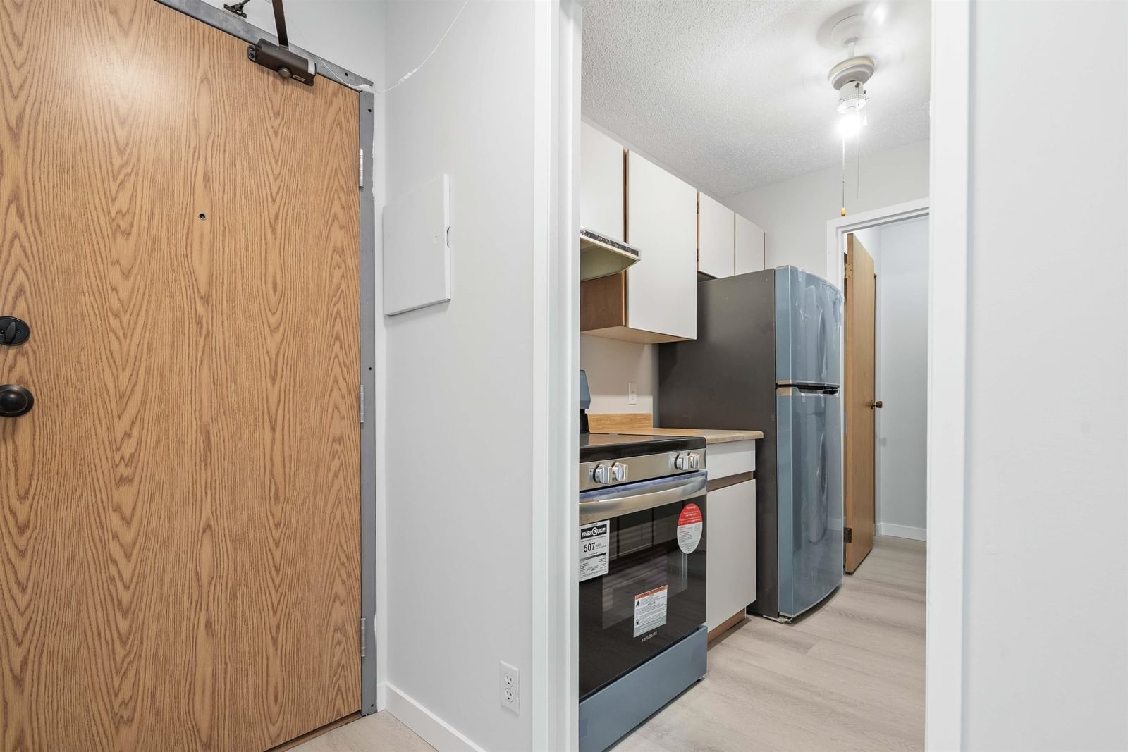 Listing Image 8