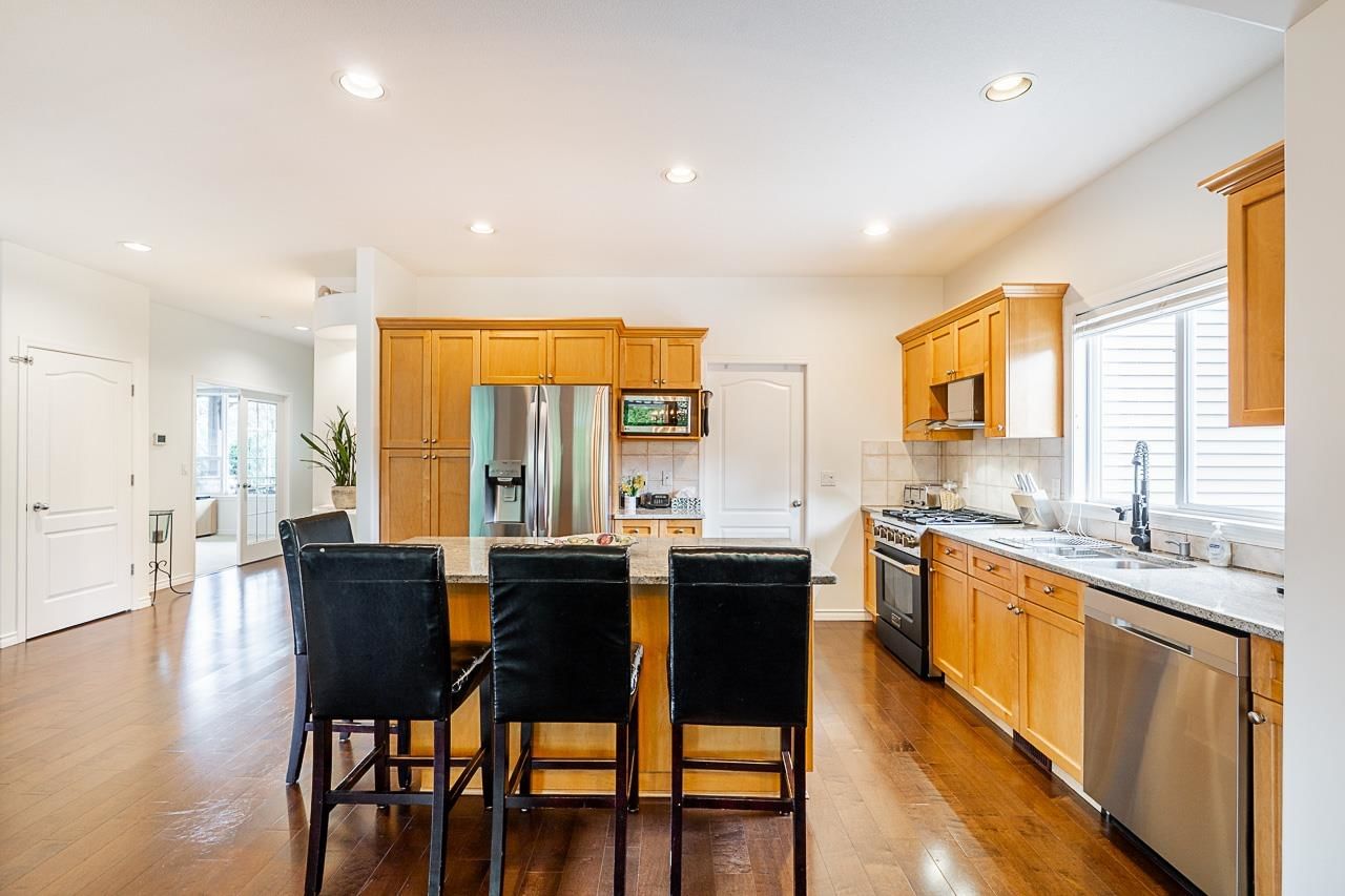 Listing Image 11