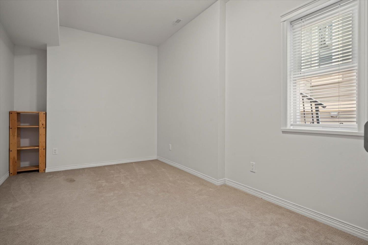 Listing Image 26