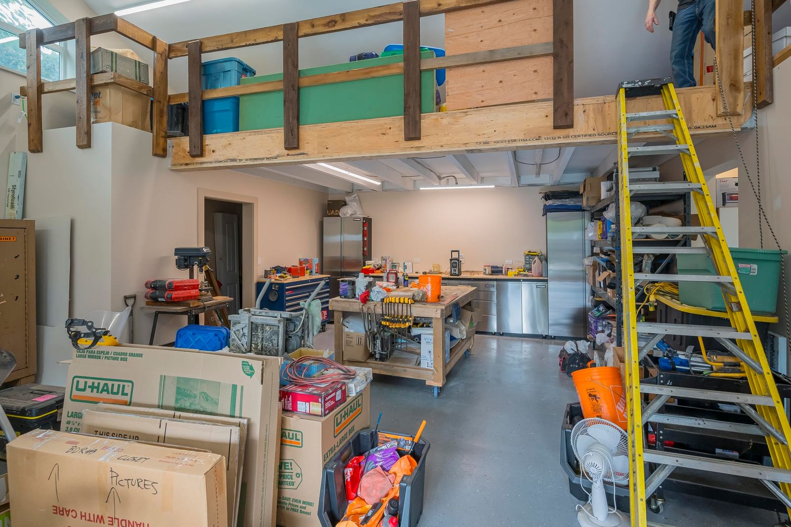 Listing Image 10