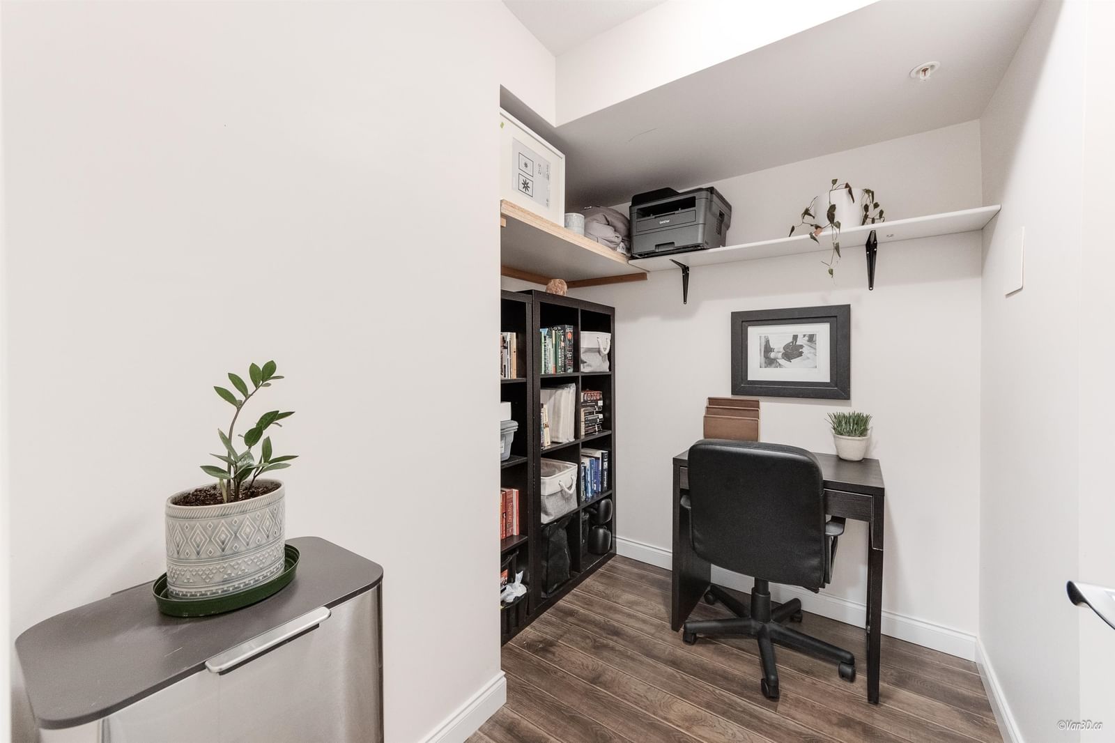 Listing Image 9