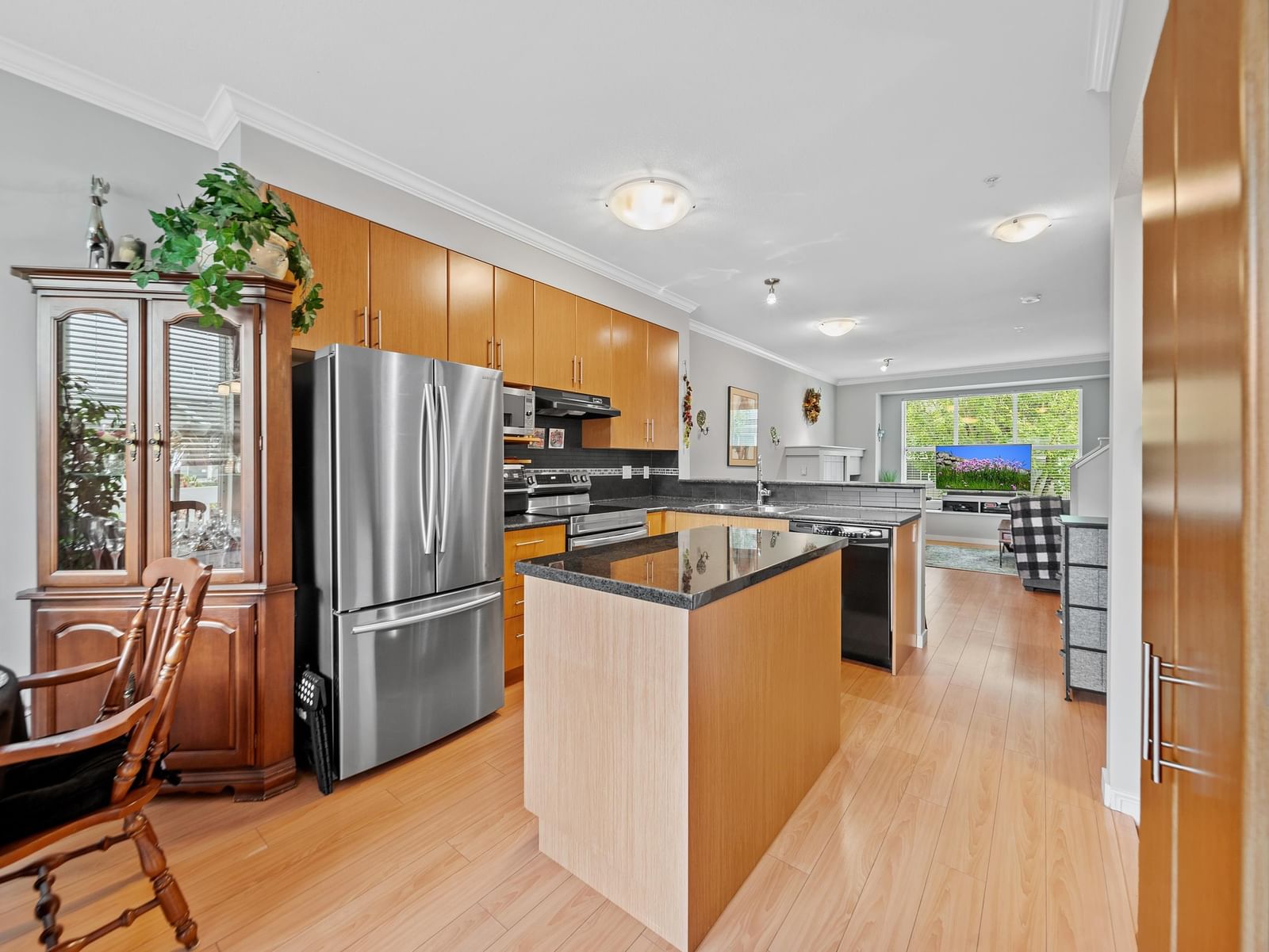Listing Image 9